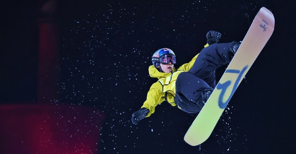 意媒：埃因霍温球迷在尤文酒店外放烟花，扰得尤文球员难入眠